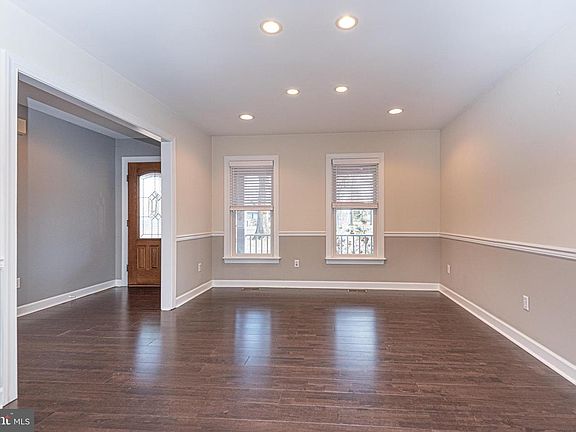 3rd image of 202 W Manor Dr