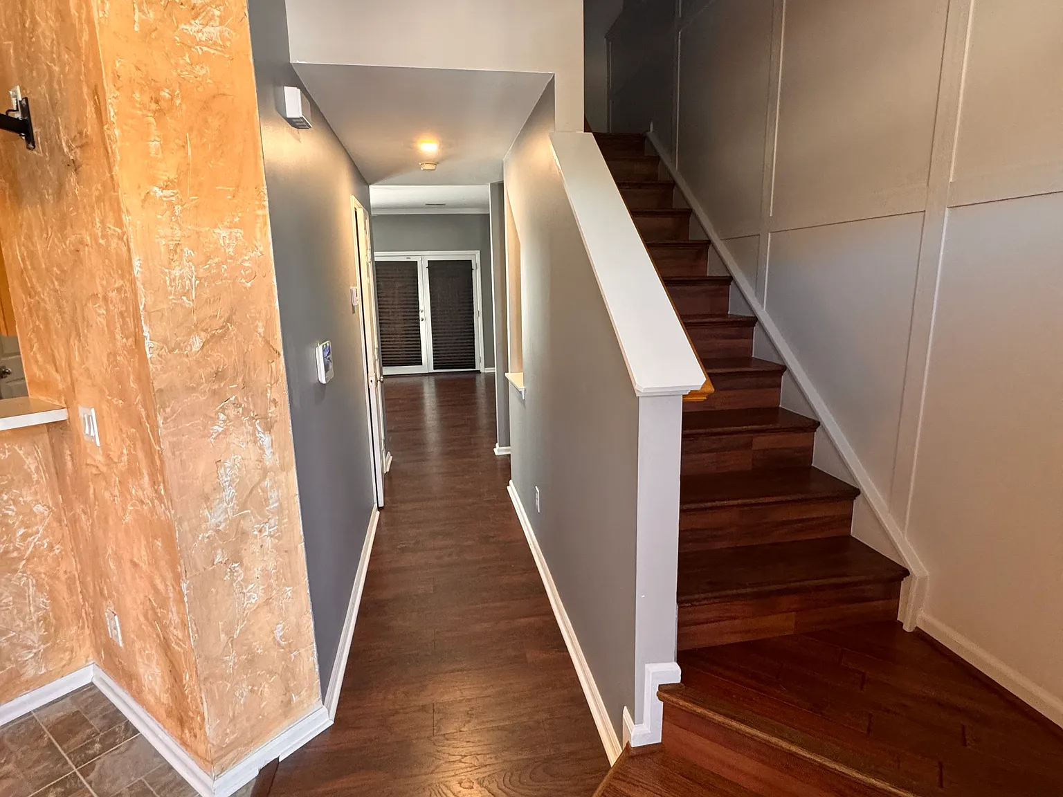 3 bed, 3.5 bath, 2260 sqft, $2,300 — Photo 2