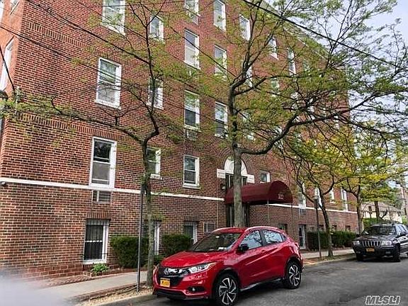 4th image of 302 Longacre Ave #C-1