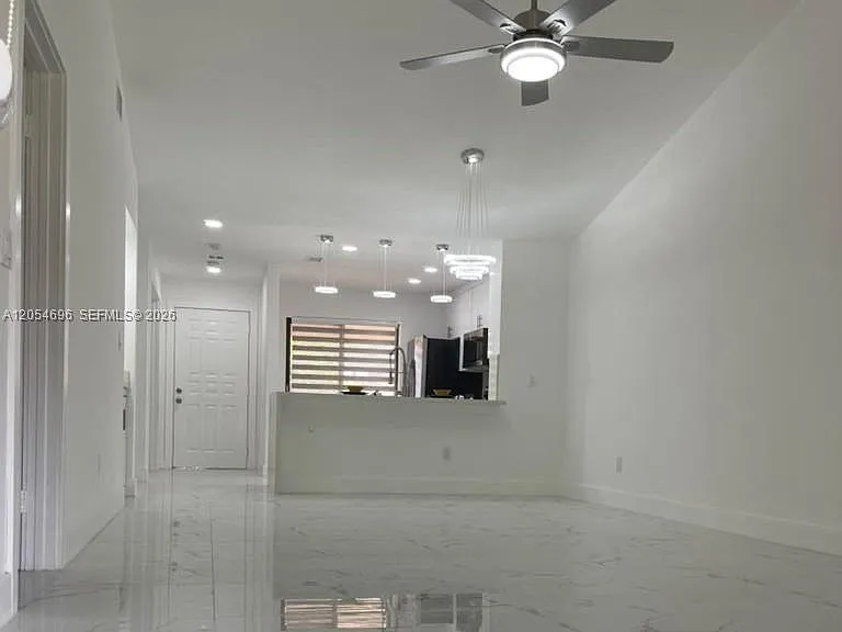 400 Club Cir #202 — Photo 8