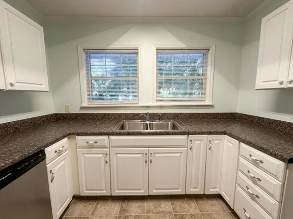2207 Morris St, Beaufort, SC 29902