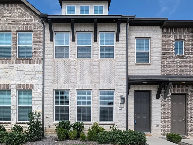 2257 Adena Springs Dr — Photo 1