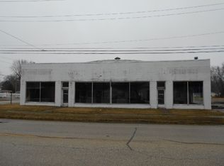 720 W North Ave, Flora, IL 62839