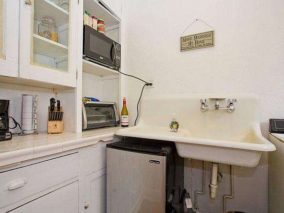 5th image of 1320 N Pennsylvania St APT 6