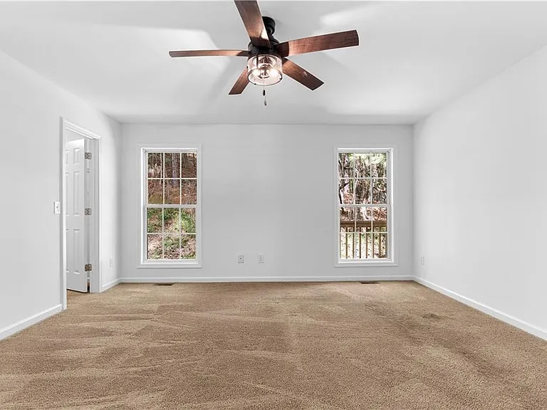 80 Castle Ct — Photo 17