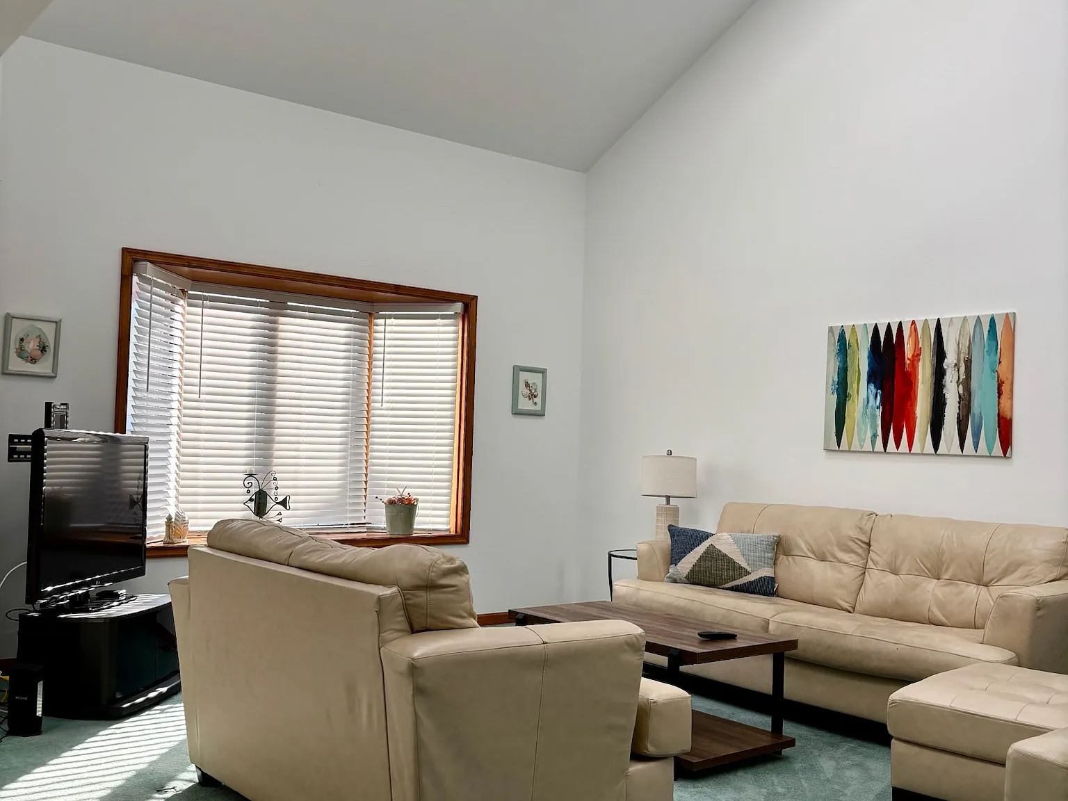 3 bed, 2066 sqft, $2,200 — Photo 3