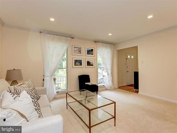 5th image of 12212 Walnut Creek Ct
