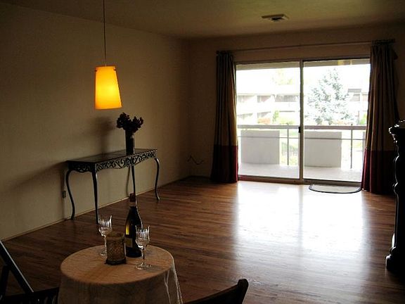 4th image of 737 Stevens St APT 205