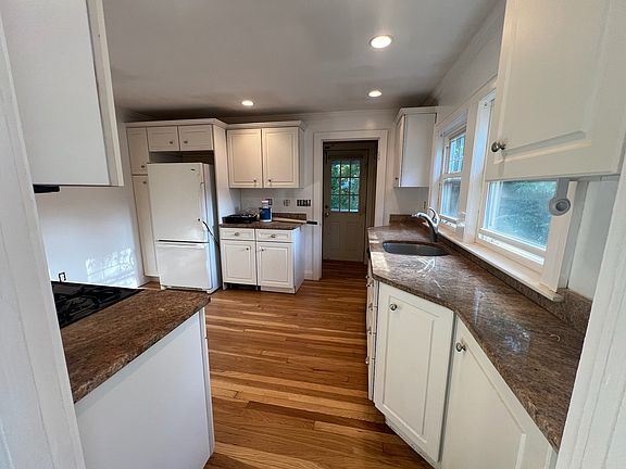 3rd image of 138 Vassal Ln #138
