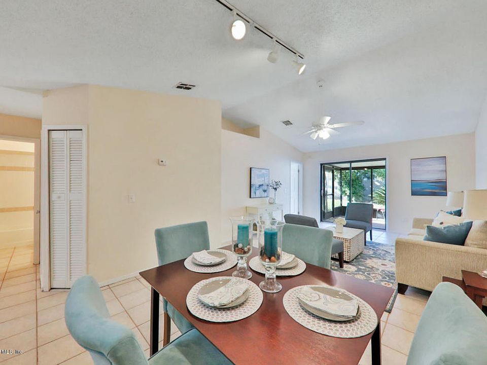 1st image of 125 Las Palmas Ln