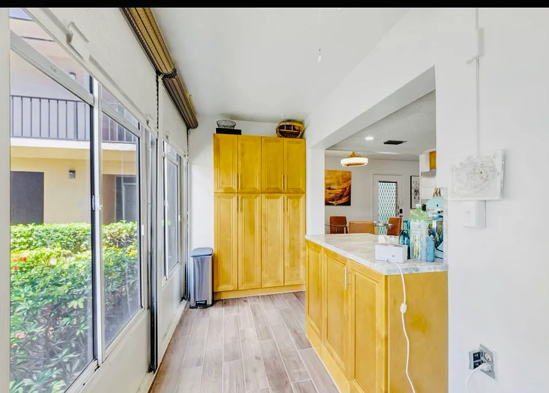 2 bed, 910 sqft, $2,000 — Photo 3