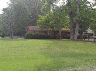 3642 Malibu Dr, High Point, NC 27265