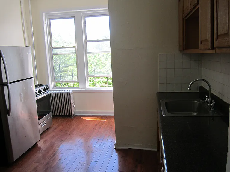 2304 Atlantic Ave #2L — Photo 9