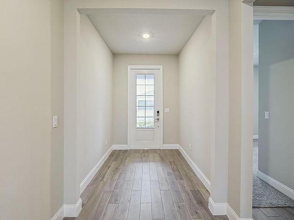 3rd image of 6441 Cloverdale Avenue