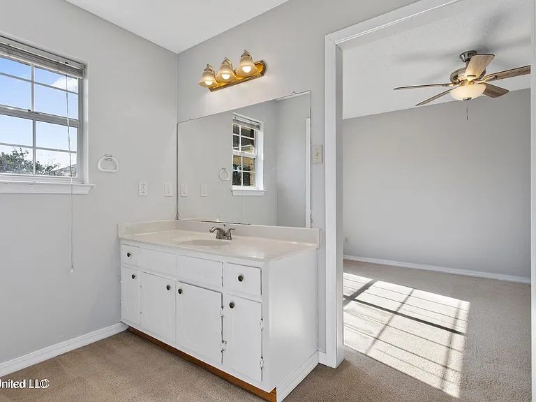987 Bluff Rdg — Photo 21