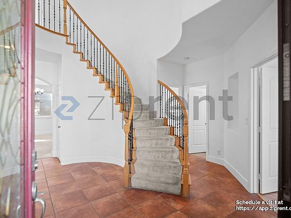 4th image of 207 Barcelona Dr