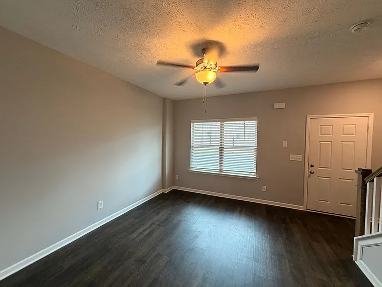 4042 Saddlecreek Way — Photo 3