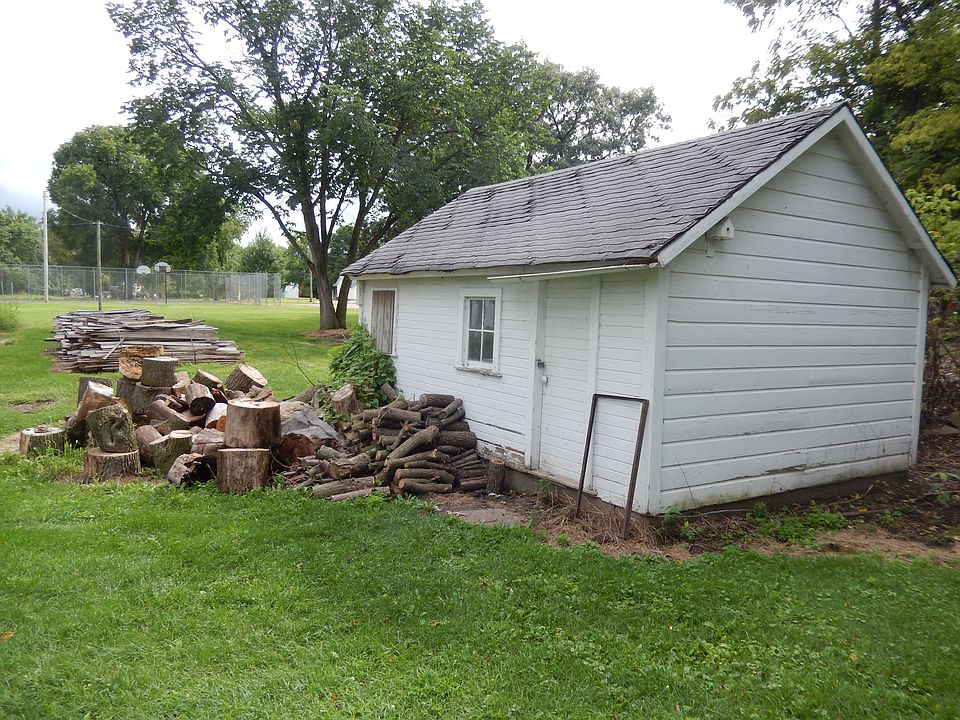 Garage 12' x 18'