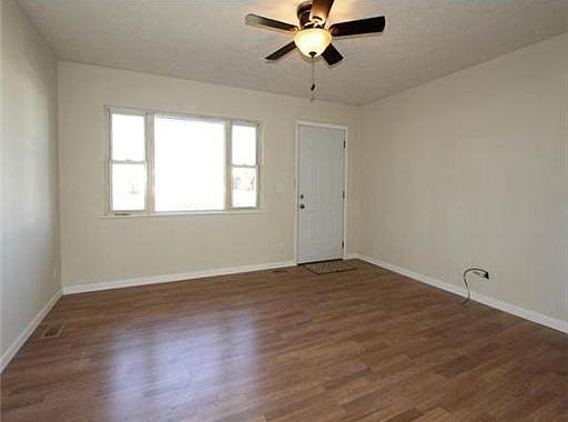 4th image of 1213 Burket Dr