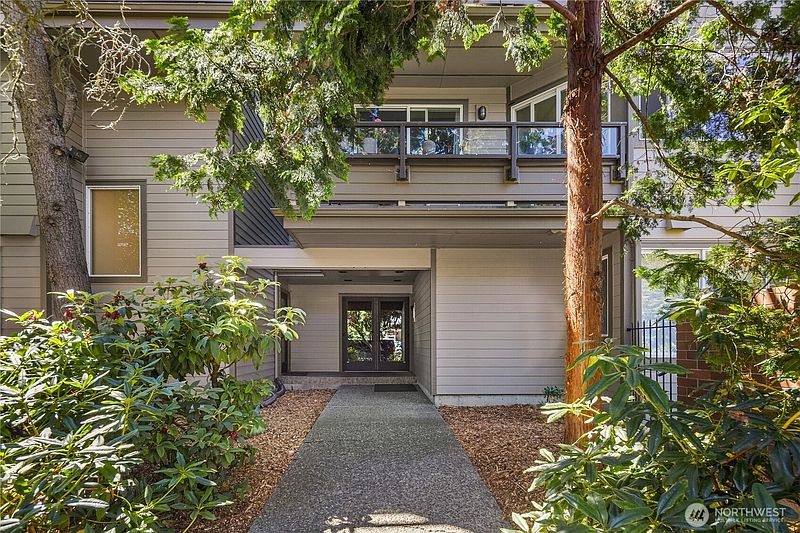 2nd image of 6055 35th Avenue SW #107