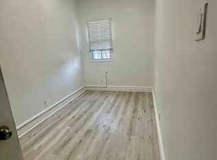 206 Carlton St #304, Toronto, ON M5A2L1