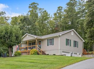 30 Doyce Dr, Candler, NC 28715