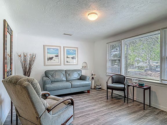 2nd image of 137 S Franklin St #137