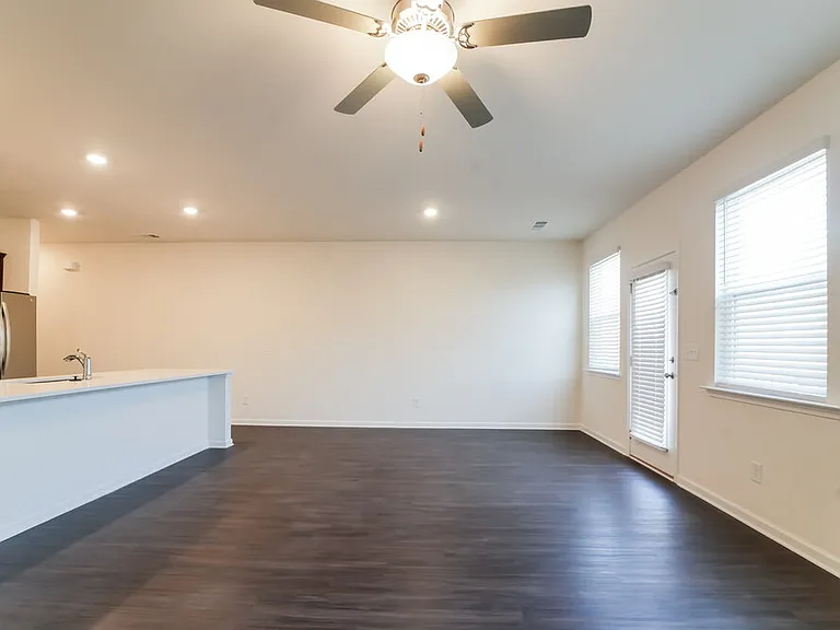 410 Ruths Blvd — Photo 5