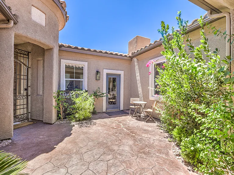7166 Frontier Hills Ave — Photo 3