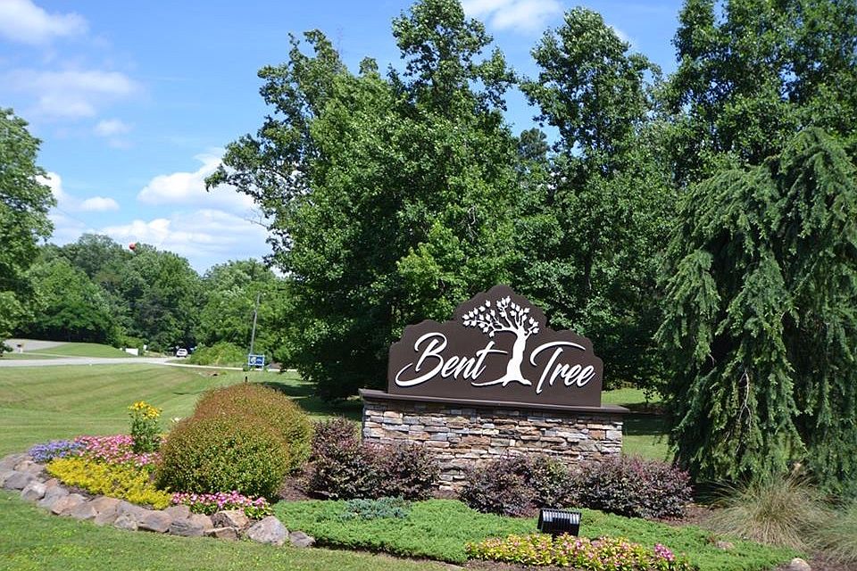 2nd image of 1016 Sleepy Hollow Cir