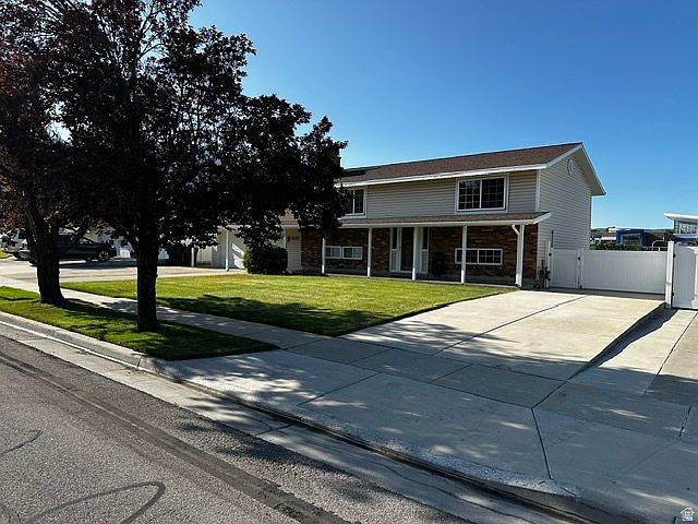 1st image of 1102 E Sleepy Hollow Ln S