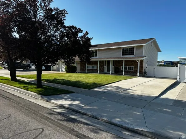 1102 E Sleepy Hollow Ln S, Sandy, UT 84094