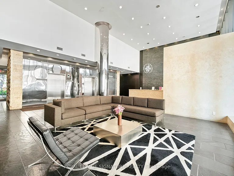 59 E Liberty St #905 — Photo 45