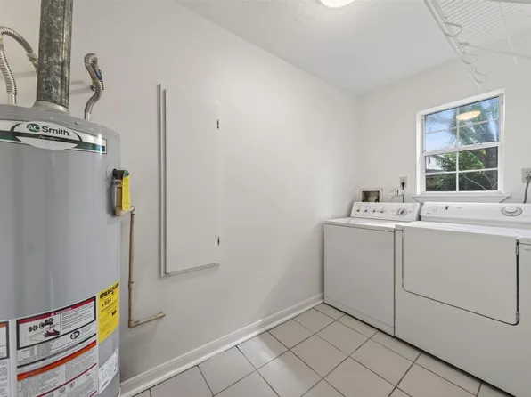 418 Texas St, Tomball, TX 77375
