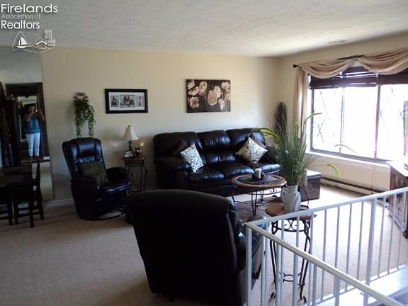 2nd image of 610 Birchwood Dr