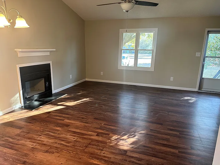 3204 Deer Path Cir — Photo 3