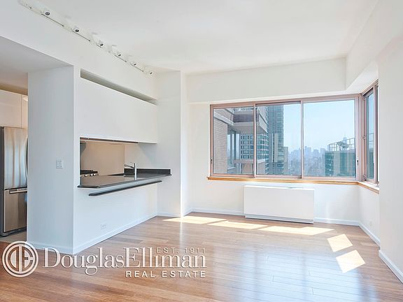 5th image of 235 E 40th St APT 40D