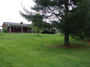 179 Camp Barbe Rd, Elizabeth, WV 26143