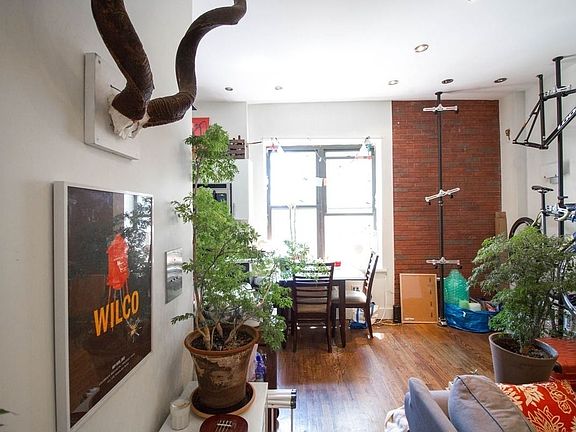 5th image of 1154 Pacific St APT 5h