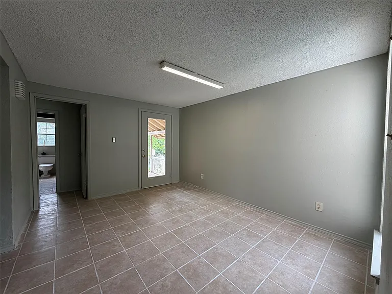 1412 Gatlinburg Dr — Photo 3