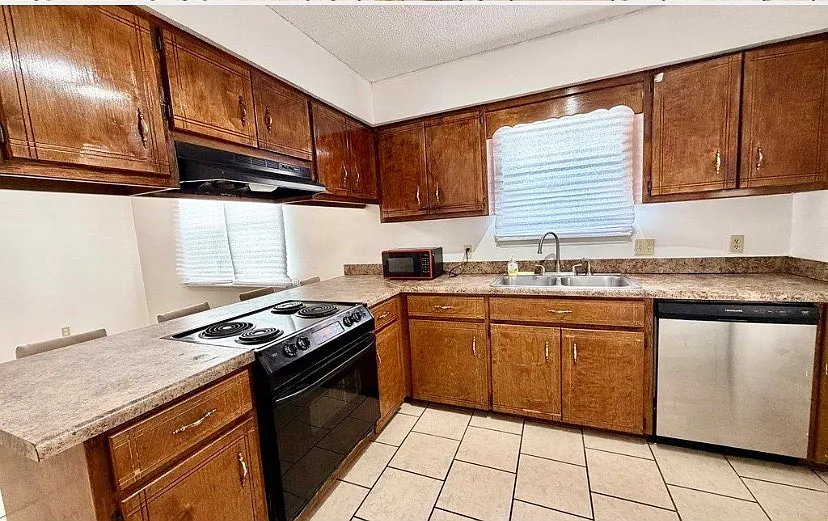 3 bed, 1176 sqft, $1,700 — Photo 4