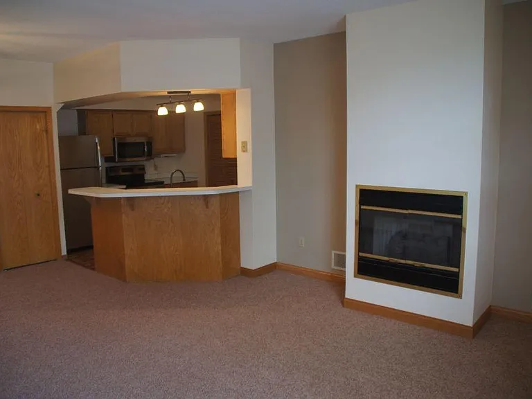 Breakfast Bar (vacant)