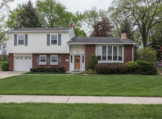 1439 E Norman Dr, Palatine, IL 60074