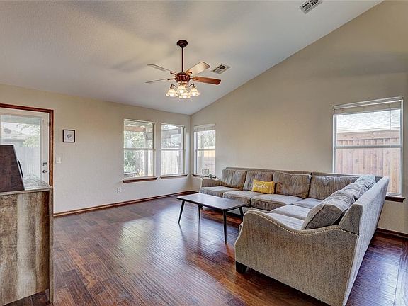 3rd image of 10716 NW 36th Pl