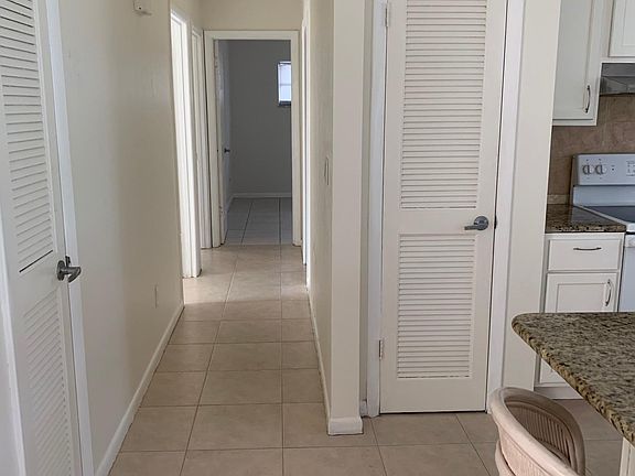 3rd image of 1185 SE Clifton Ln