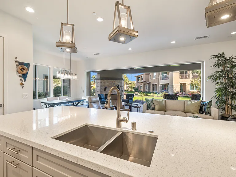 1701 Retreat Cir — Photo 11