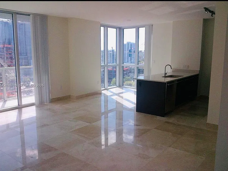 55 SE 6th St #1502 — Photo 2