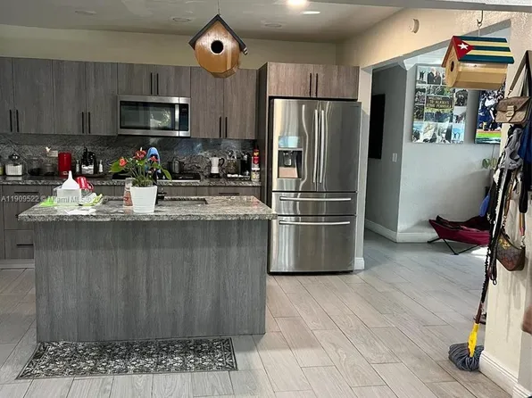 6221 SW 26th St, Miramar, FL 33023