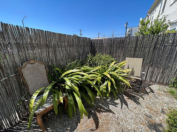 3rd image of 122 S Westmoreland Ave #122