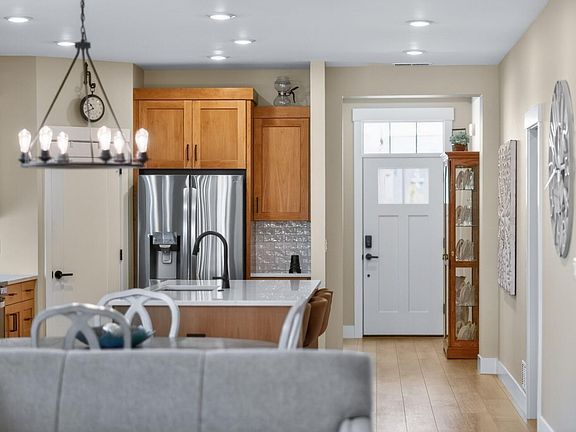 4th image of 4733 SW Badger Ct
